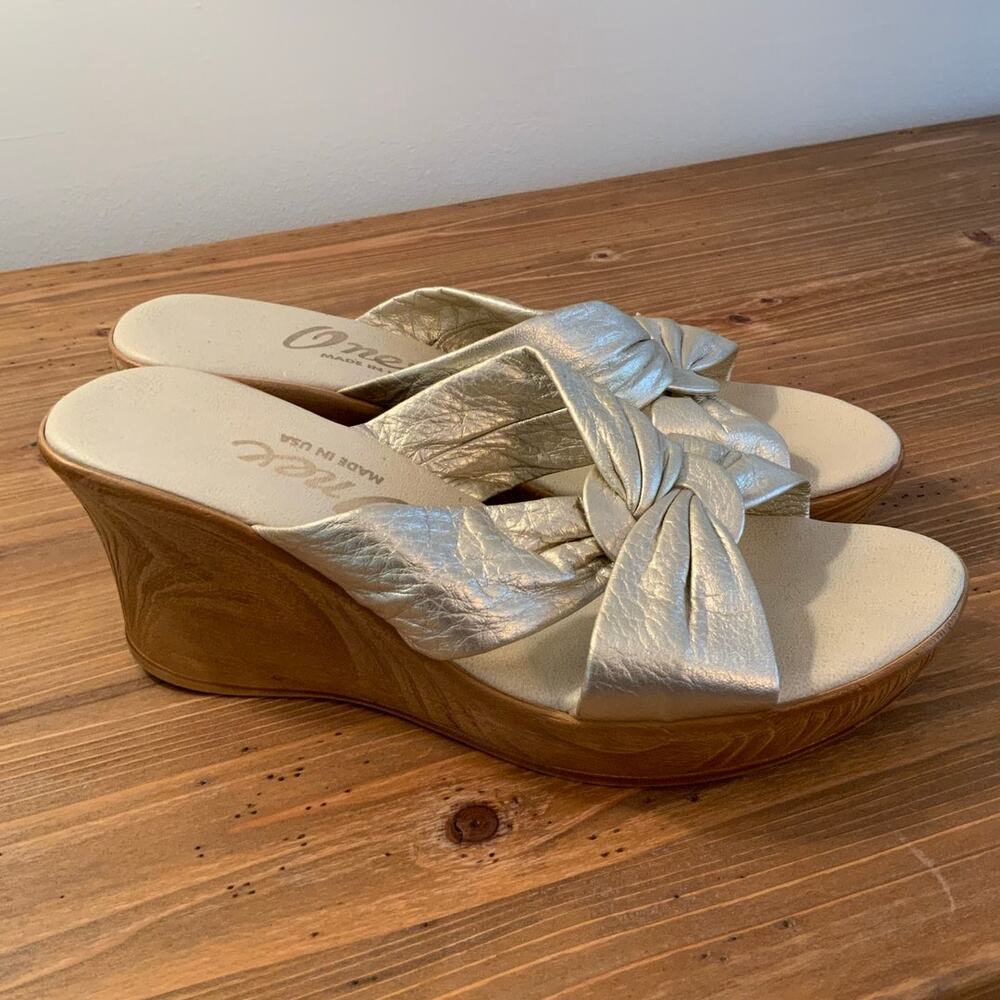 Onex Women's Puffy Sandals‎ size 40